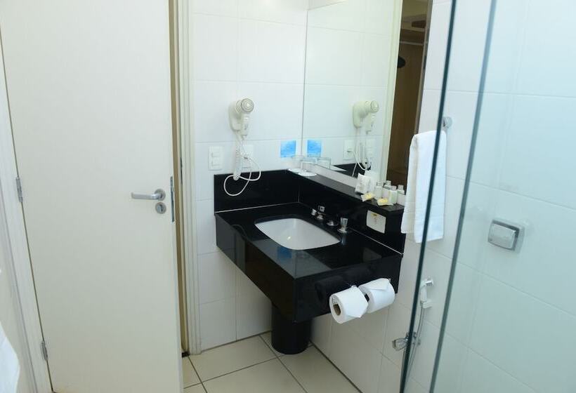 חדר סופריור, Saint Peter