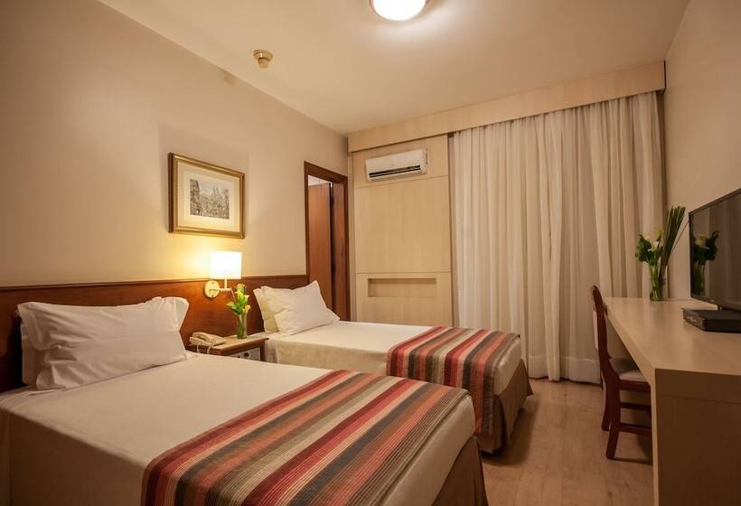 חדר סופריור, Saint Peter