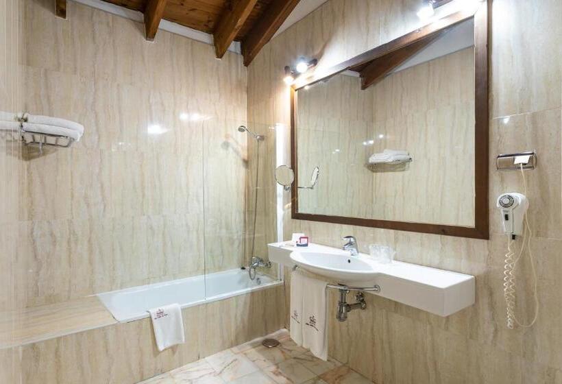 Четырехместный номер Премиум, Sao Joao De Deus by Ridan Hotels