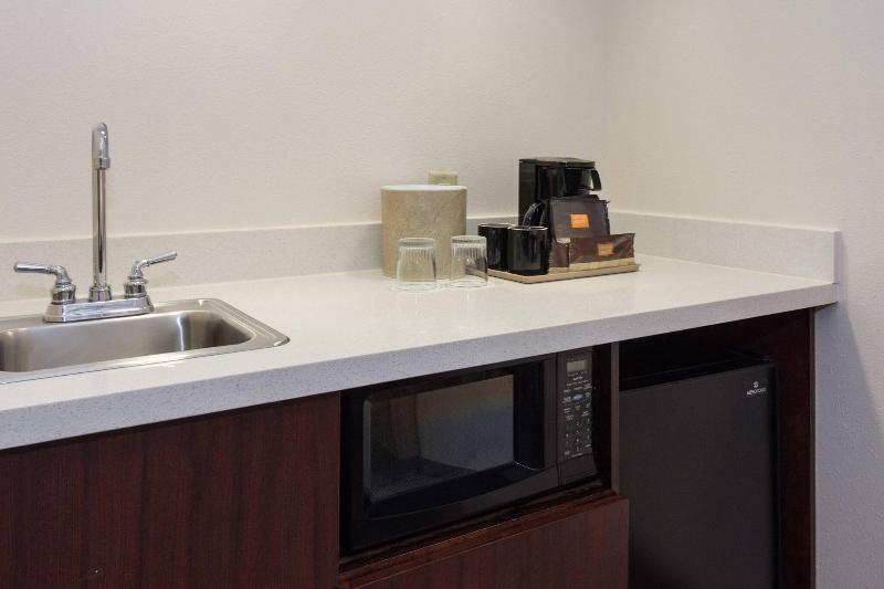 스탠다드 스튜디오 킹침대, Springhill Suites By Marriott Charlotte / Concord Mills Speedway