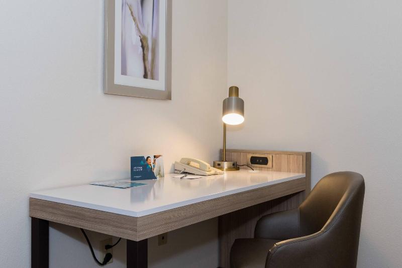 스탠다드 스튜디오 킹침대, Springhill Suites By Marriott Charlotte / Concord Mills Speedway