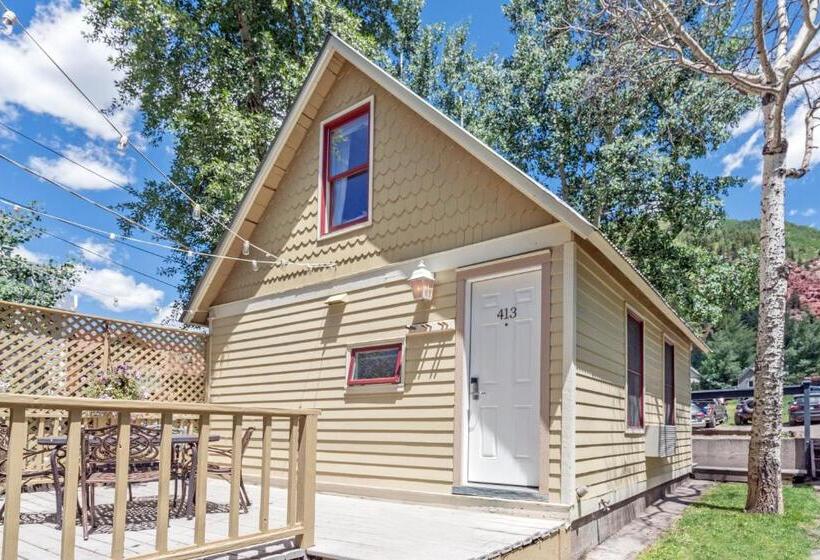 침실 1개 주택, The Victorian Inn