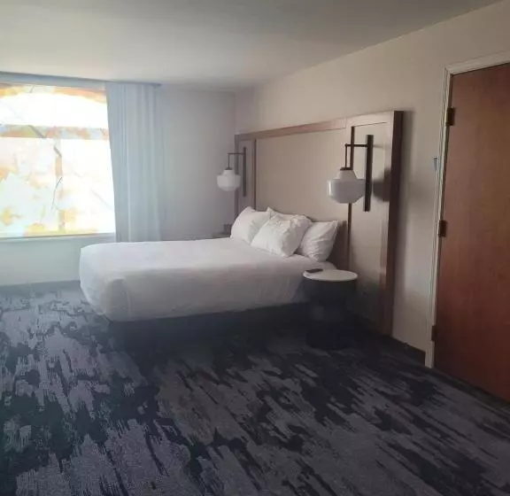 キングサイズベッドのスタンダードルーム, Fairfield By Marriott Inn & Suites Helena North