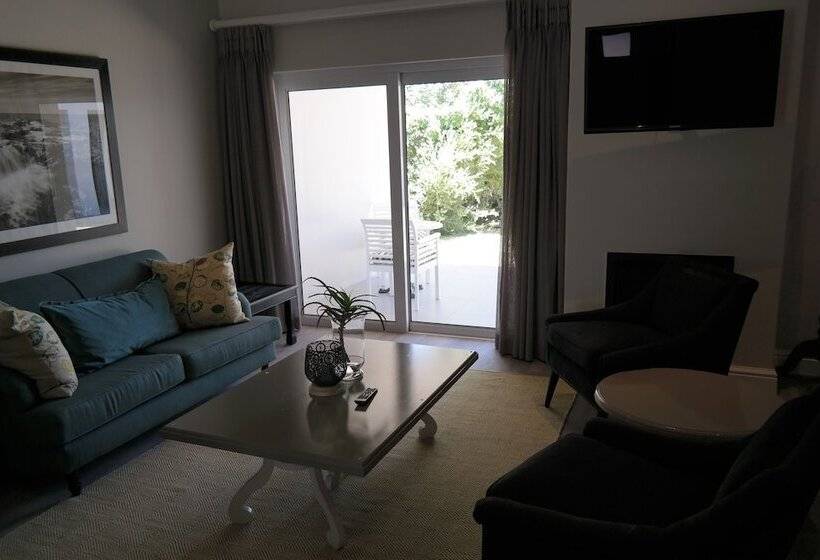 סטודיו דלוקס, Quartet Hotel And Garden Suites