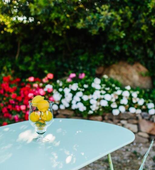 Номер Стандарт Вид на Горы, Borgo Lu Puleu