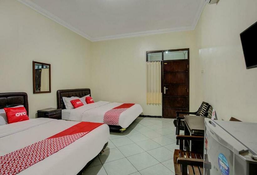 غرفة عائلية, Reddoorz Syariah At Hotel Pandan Wangi Near Alun Alun Sidoarjo