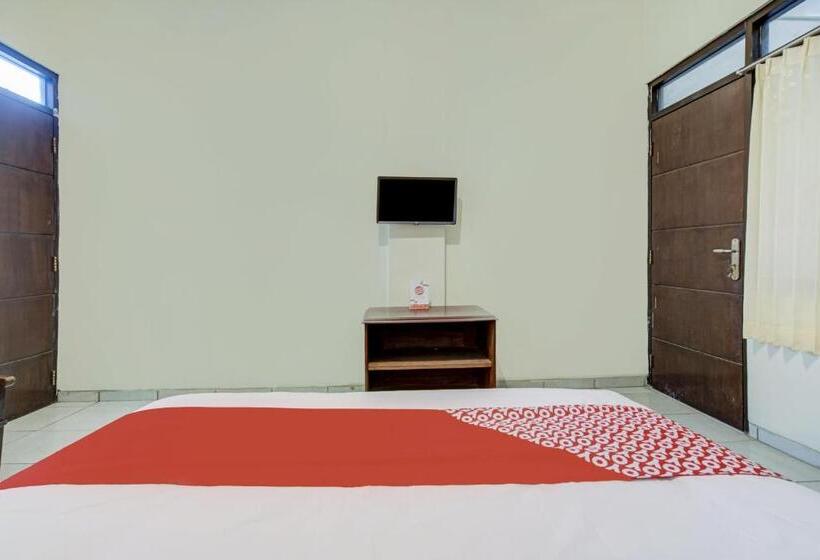 غرفة قياسية, Reddoorz Syariah At Hotel Pandan Wangi Near Alun Alun Sidoarjo