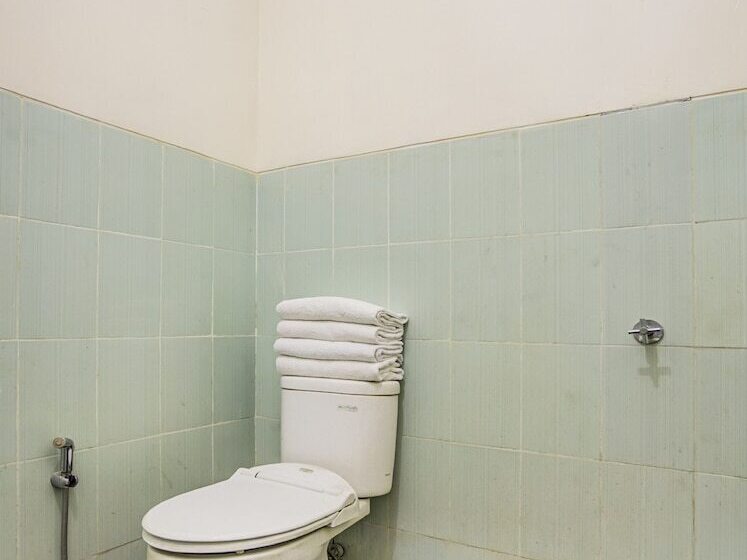 Семейный Номер, Reddoorz Syariah At Hotel Pandan Wangi Near Alun Alun Sidoarjo