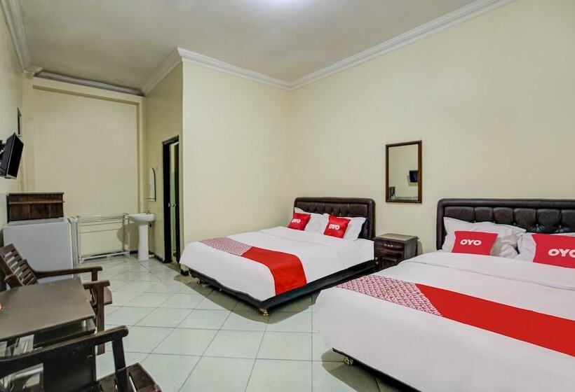 غرفة عائلية, Reddoorz Syariah At Hotel Pandan Wangi Near Alun Alun Sidoarjo