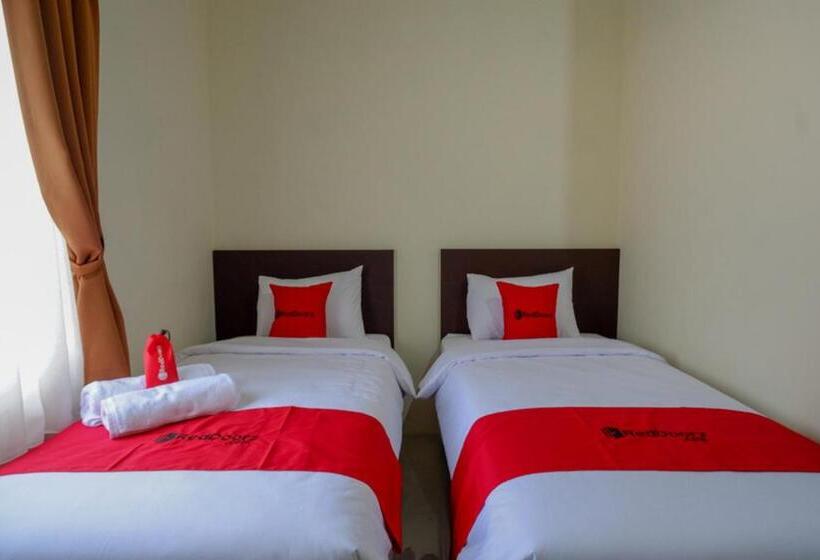 חדר סטנדרט, Reddoorz Near Stadion 45 Karanganyar