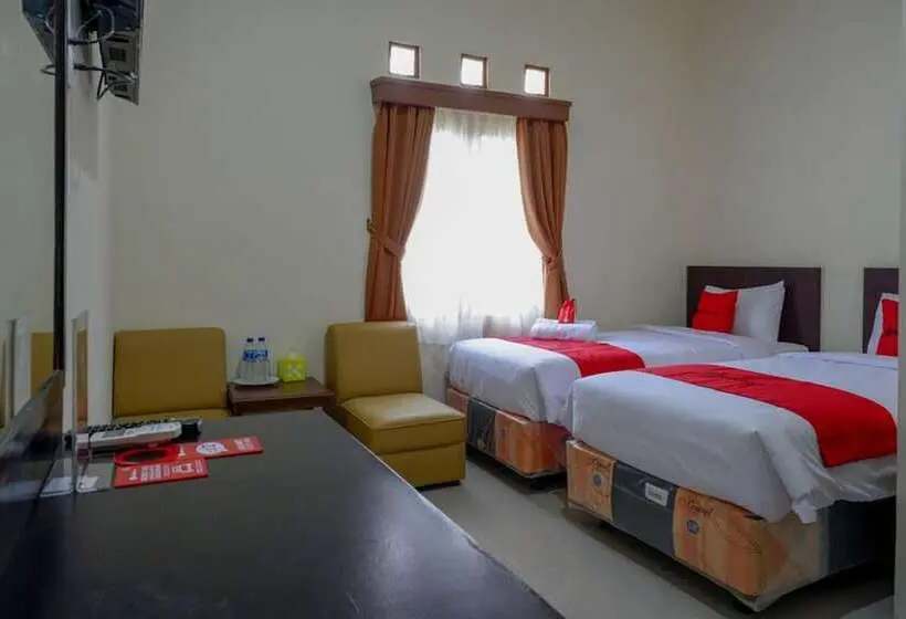 スタンダードルーム, Reddoorz Near Stadion 45 Karanganyar