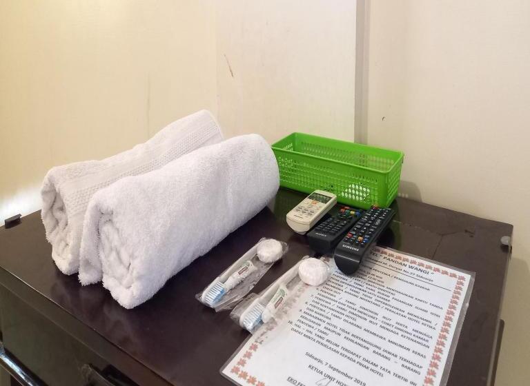 غرفة قياسية, Reddoorz Syariah At Hotel Pandan Wangi Near Alun Alun Sidoarjo