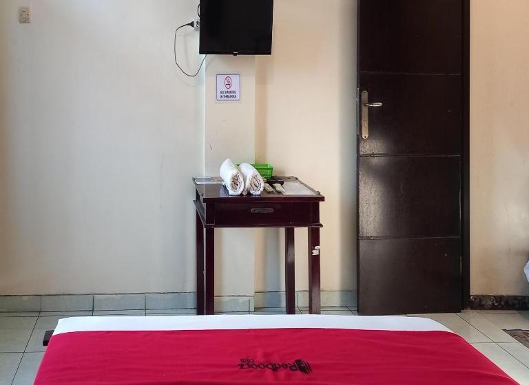 Номер Стандарт, Reddoorz Syariah At Hotel Pandan Wangi Near Alun Alun Sidoarjo