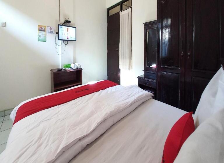 Номер Superior, Reddoorz Syariah At Hotel Pandan Wangi Near Alun Alun Sidoarjo