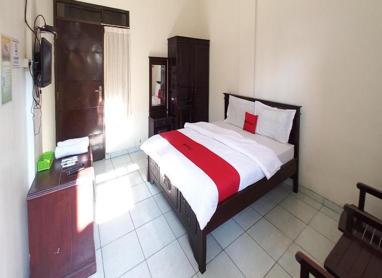 غرفة سوبيريور, Reddoorz Syariah At Hotel Pandan Wangi Near Alun Alun Sidoarjo