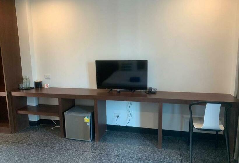 Стандартный Номер Кровать Кинг, The C