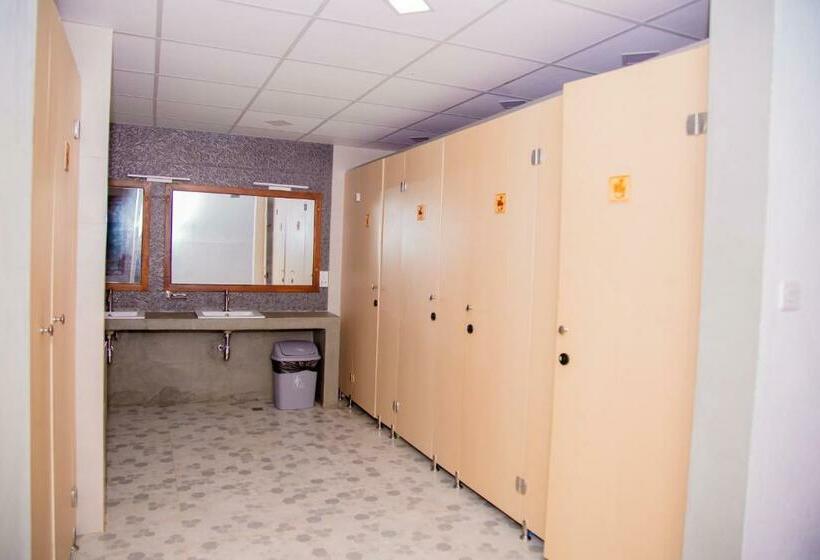 Кровать в Общей Комнате, Hiriketiya Beach Hostels