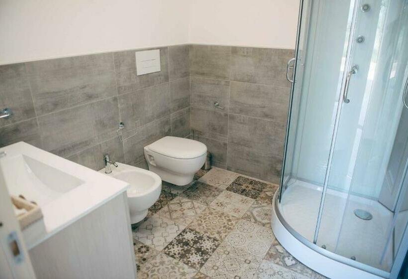 חדר סטנדרט לשלושה, Affitta Camere La Fenice Di Folli Lorella