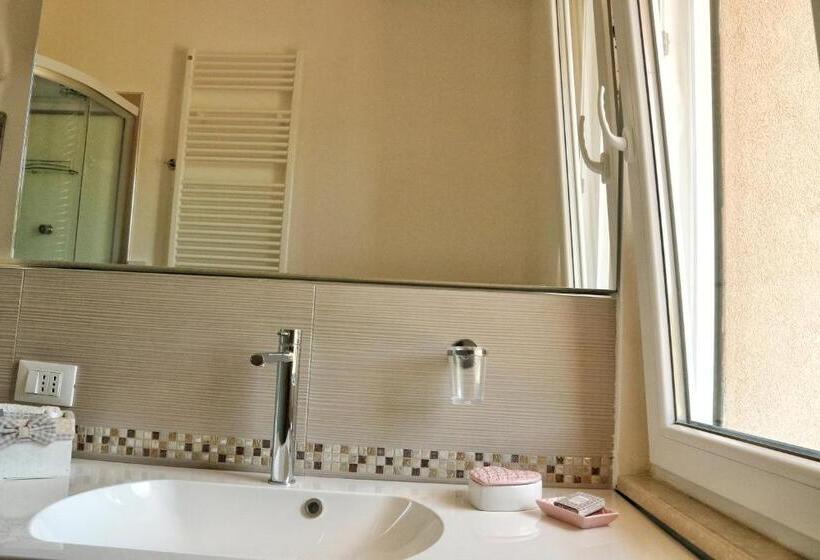 חדר קומפורט לשלושה, Affitta Camere La Fenice Di Folli Lorella