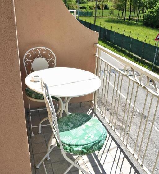 חדר סטנדרט לארבעה, Affitta Camere La Fenice Di Folli Lorella