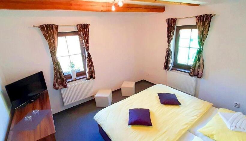 חדר דלוקס לשלושה, Penzion Studánka, Klíny