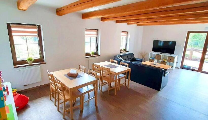 חדר סטנדרטי לשלושה עם נוף, Penzion Studánka, Klíny