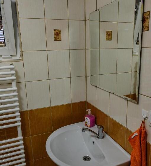 标准三人间, Penzion Tyra