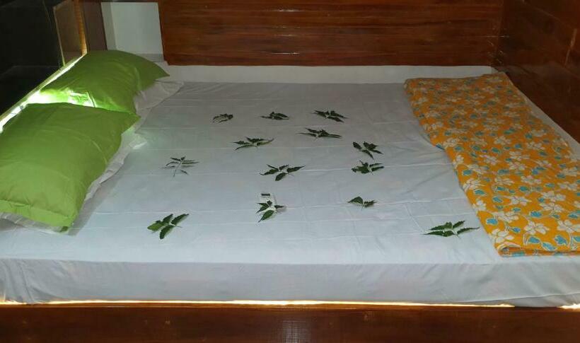 شقة غرفتين, Shree Suites