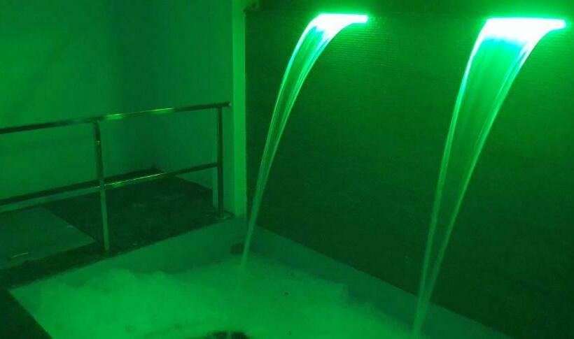 شقة غرفتين, Shree Suites