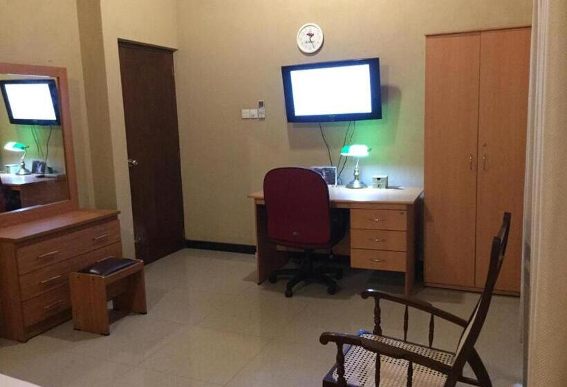 キングサイズベッドのスーペリアルーム, Avondale Colombo