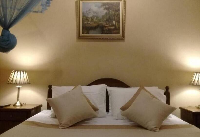 キングサイズベッドのスタンダードルーム, Avondale Colombo