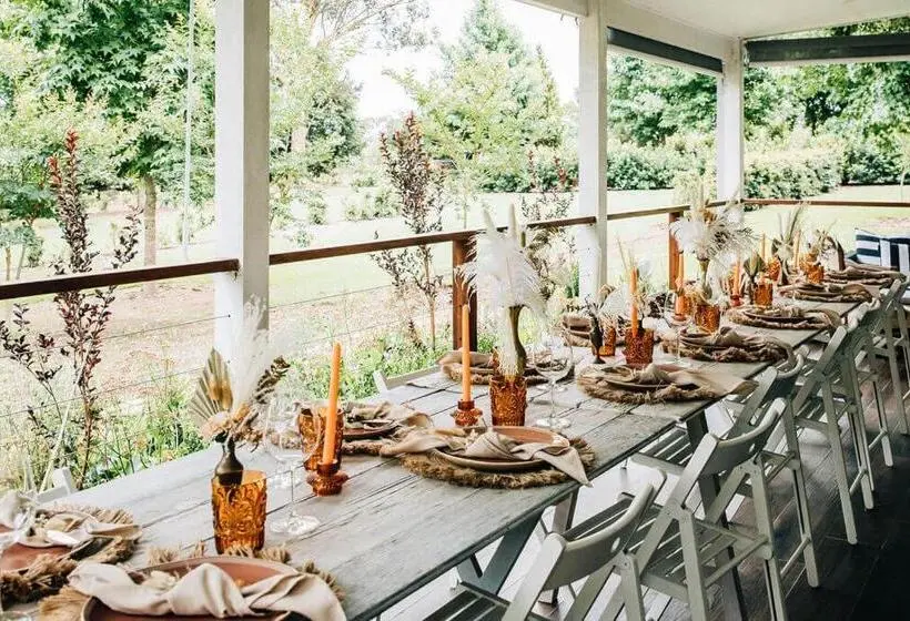 ２ベッドルームハウス, Chanticleer Gardens Barn Cottage With A Pool