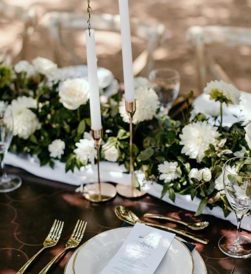 Дом 2 Спальни, Chanticleer Gardens Barn Cottage With A Pool