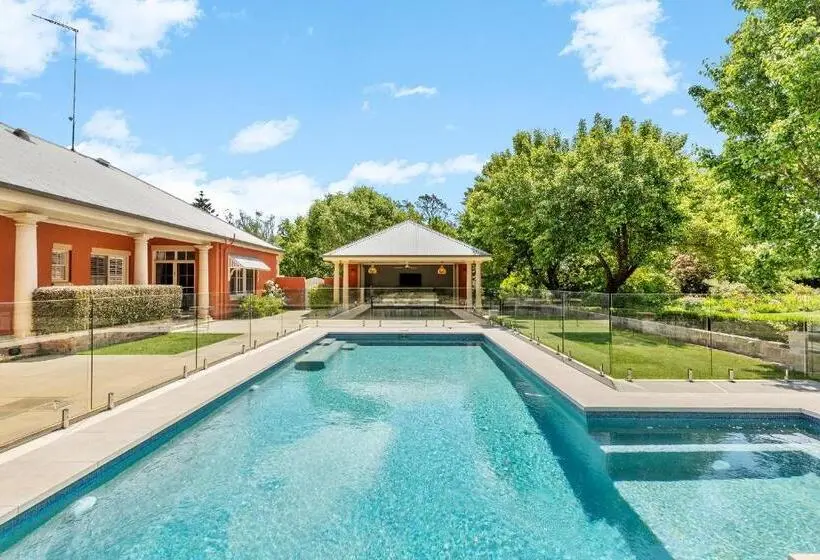 １ベッドルームハウス, Chanticleer Gardens Barn Cottage With A Pool