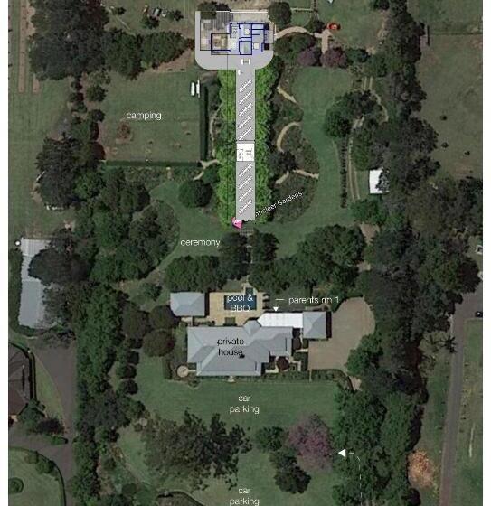 Семейное Студио, Chanticleer Gardens Barn Cottage With A Pool