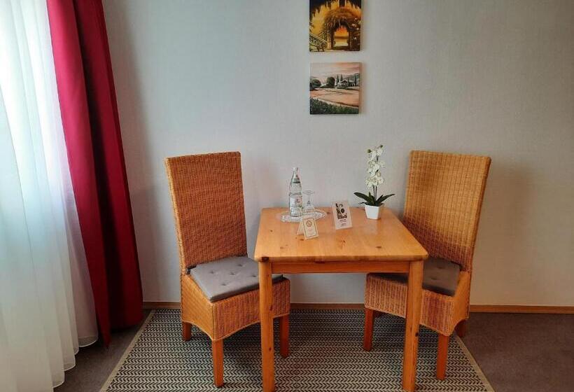 Семейный Номер, Landgasthof May