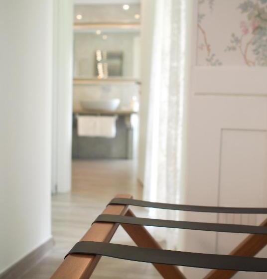 סוויטת ג'וניור, Le Sei Dame