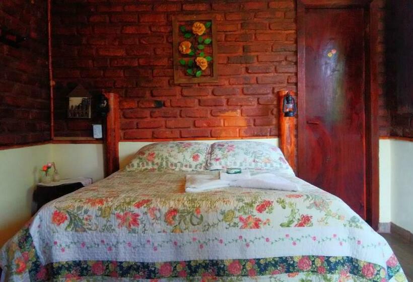 غرفة قياسية ثلاثية, Repousada Chalés
