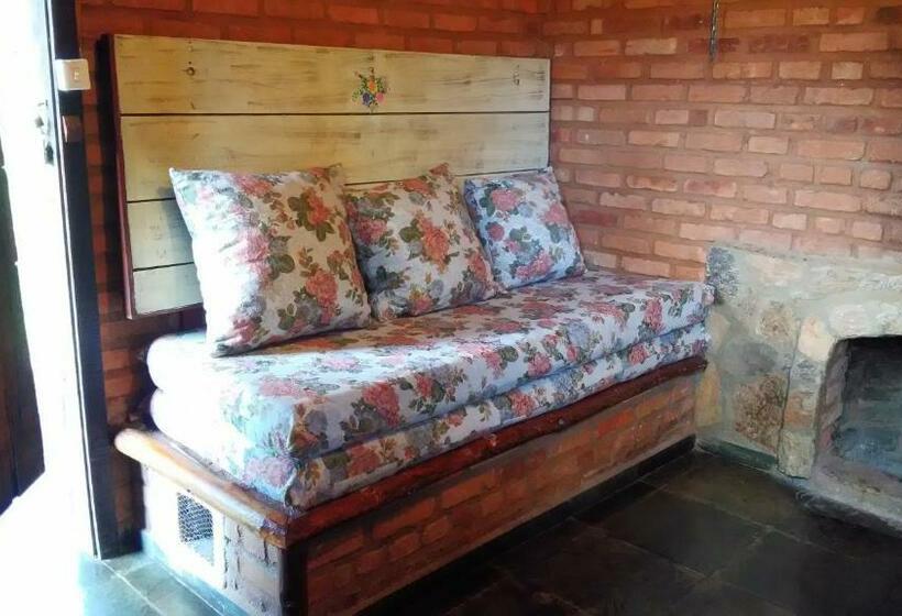 غرفة قياسية رباعية, Repousada Chalés