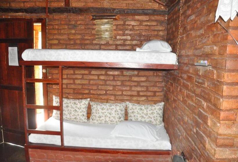 غرفة قياسية رباعية, Repousada Chalés