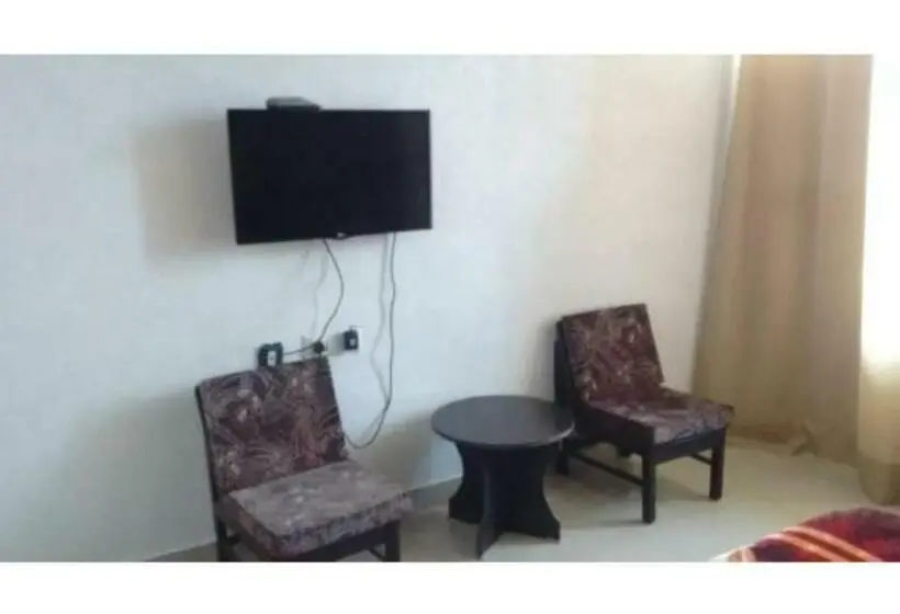 デラックスルーム, Residential Stay In The City