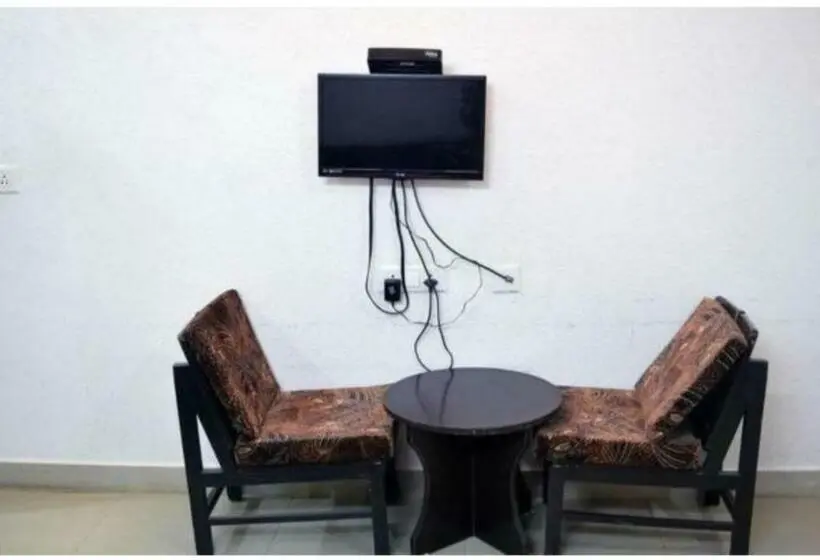 デラックスルーム, Residential Stay In The City