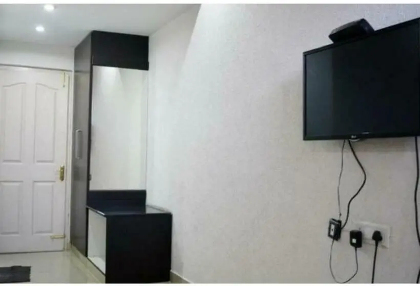 デラックスルーム, Residential Stay In The City