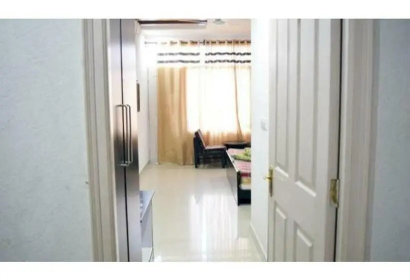 デラックスルーム, Residential Stay In The City