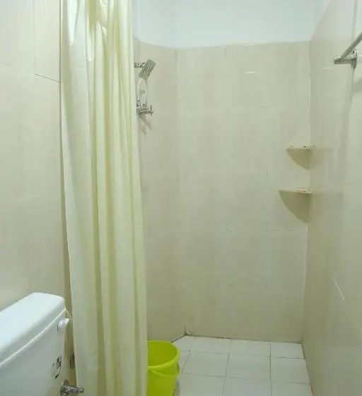 Quarto Economy, Siddharth