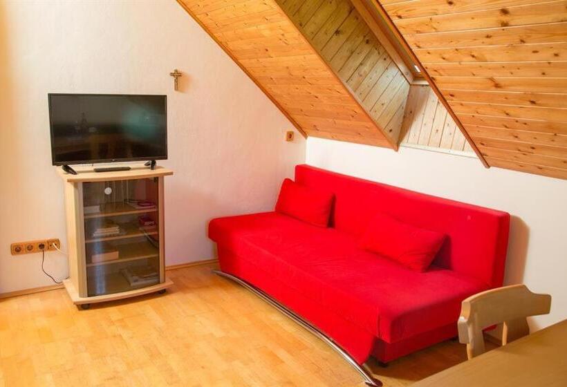 סוויטה, Winzerhof Strablegg