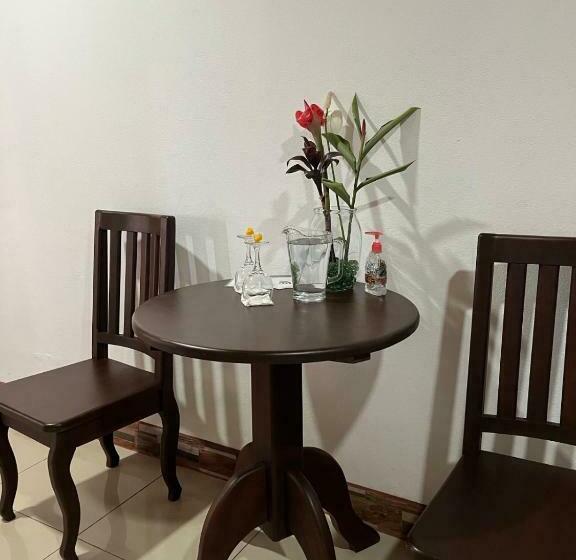 غرفة قياسية, La Piña, Rio Celeste