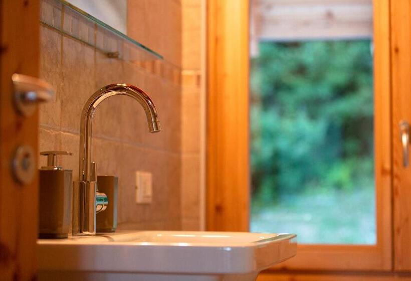 חדר סטנדרט לשלושה עם מרפסת, Limarò B&b