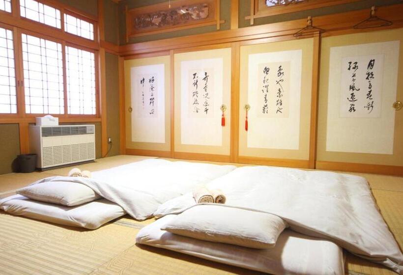 חדר סטנדרט לארבעה, Guest House Gimanchi