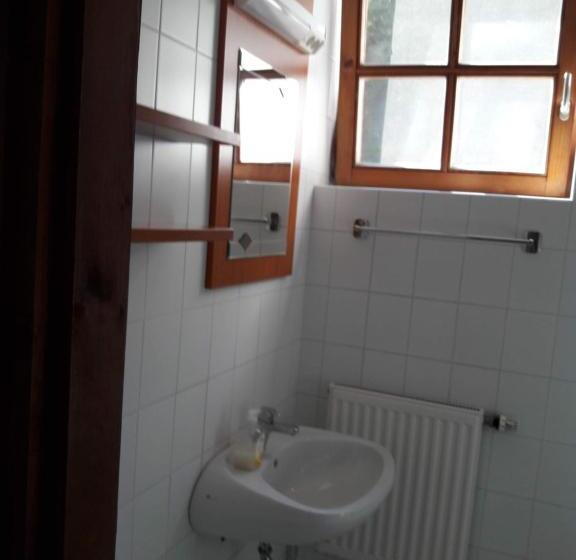 غرفة قياسية, Odvaskő étterem és Panzió